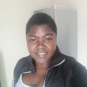 Babysitter in Cape Town: Yvonne