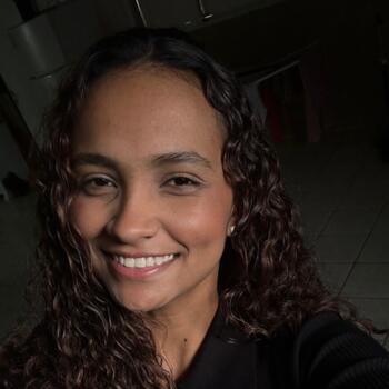 Babá em Balneário Camboriú: Carla