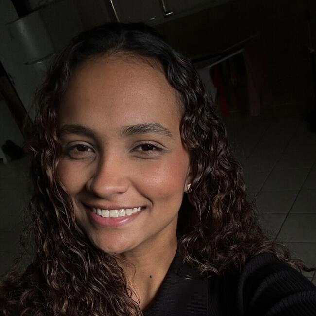 Babá em Balneário Camboriú: Carla