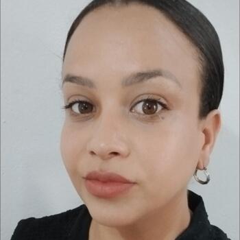 Babá em Hortolândia: Flávia