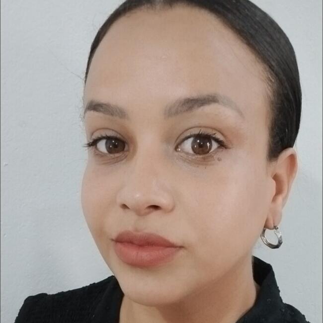 Babysitter in Hortolândia: Flávia