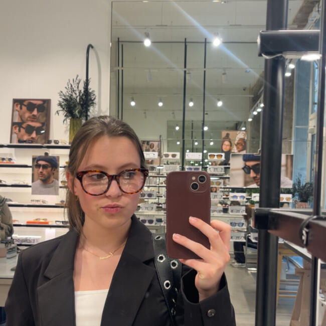 Babysitter in Marseille: Emma