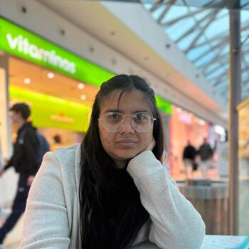 Babysitter em Prior Velho: Pooja