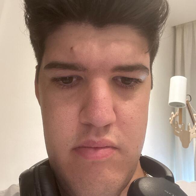 Trabajo de canguro en Girona: Alex