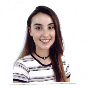 Babysitter Loulé: Adriana