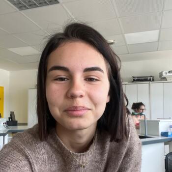 Babysitter in Colognac: Margaux