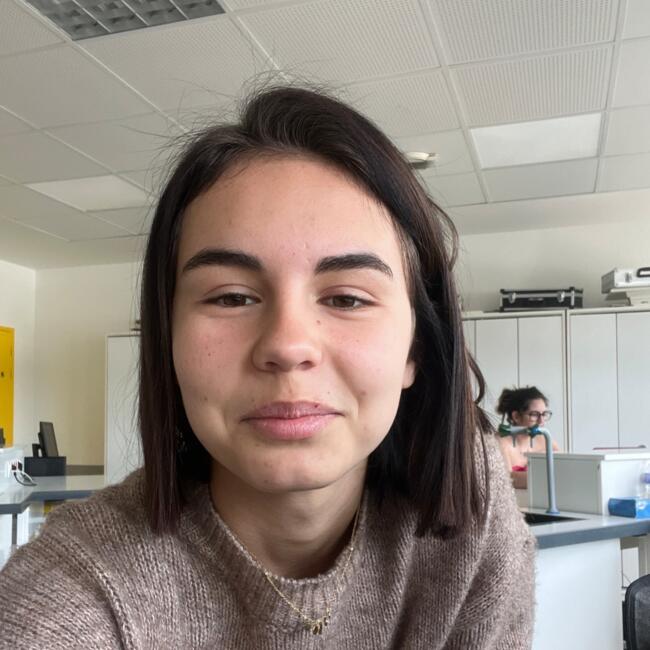Babysitter in Colognac: Margaux