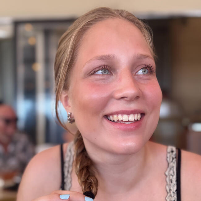 Barnvakt i Bro: Alva