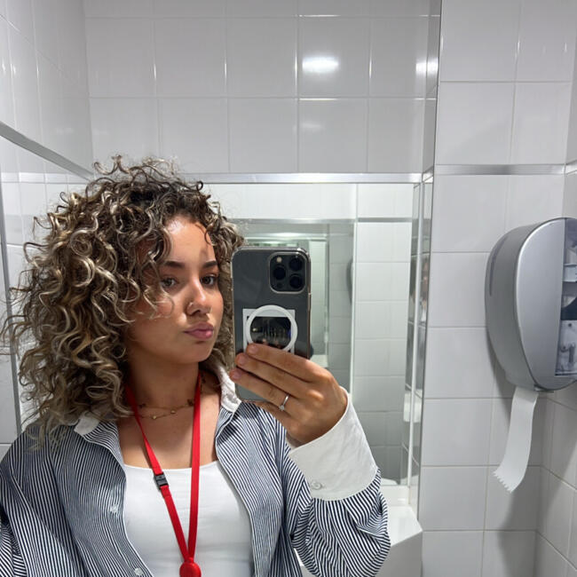 Babysitter in Carrières-sous-Poissy: Apryl