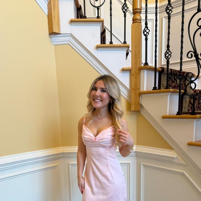 Babysitter in Trenton: Ava