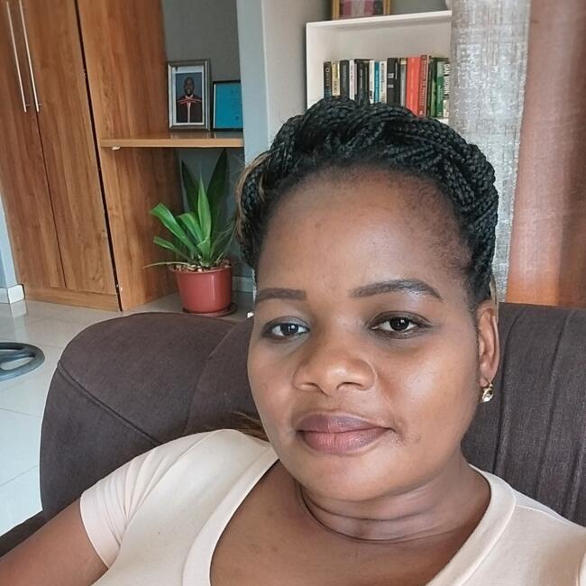 Babysitter in Hamilton: Janet