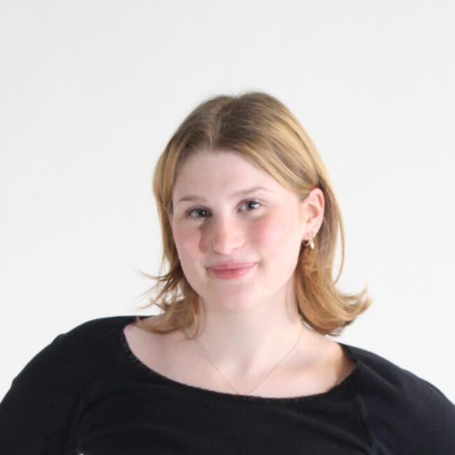 Babysitter in Sydney: Lily