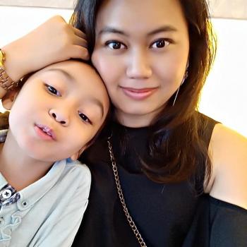 Babysitting job in Singapore: babysitting job Dirra