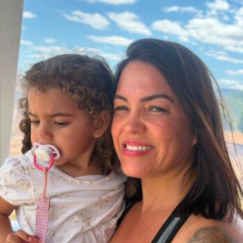 Babysitter Praia Grande: Karina