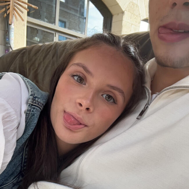 Babysitter in Peujard: Julie