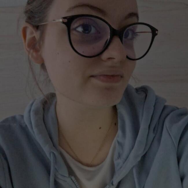 Babysitter in Clermont-Ferrand: Ambre