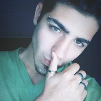 Babysitter in Banfield: Julian Ezequiel