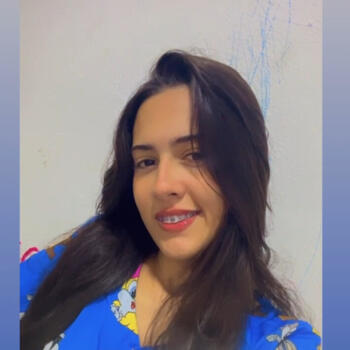 Babá em Maceió: Julia