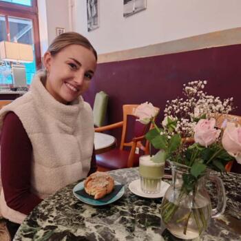 Babysitter in Giesen: Gina