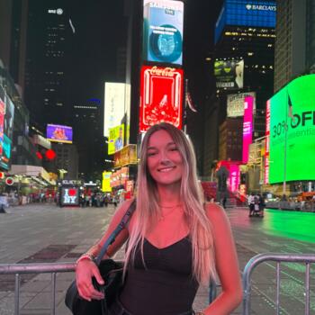 Babysitter in Nersac: Camille