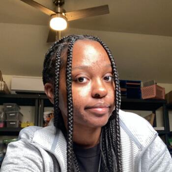 Babysitter in Copperas Cove: Treazure