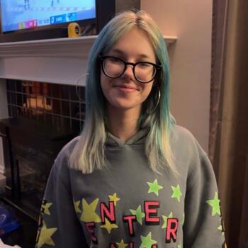 Babysitter in New Westminster: Hannah