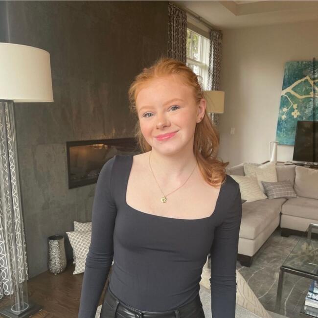 Babysitter in Mississauga: Emily