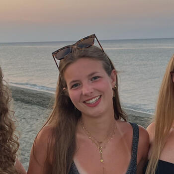 Babysitter in Gevrey-Chambertin: Ninon