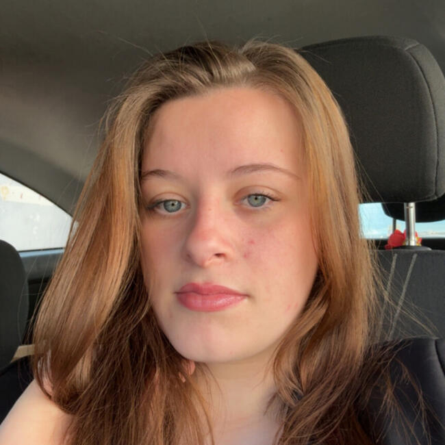 Babysitter in Tourcoing: Louanne