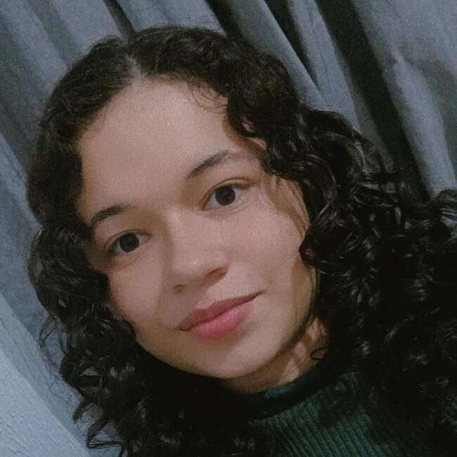 Babysitter in Açailândia: Izabela