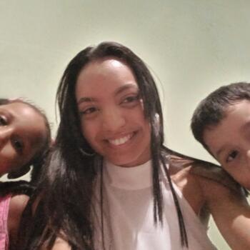 Babysitter in Praia Grande: Juliana