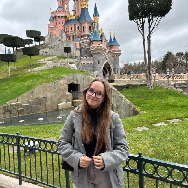 Babysitter in Hyères: Alixe