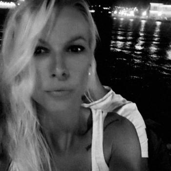 Δουλειά για babysitter στην περιοχή Ηλιούπολη: δουλειά φύλαξης παιδιών Katerina