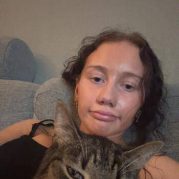 Babysitter in Bergen: Naomi