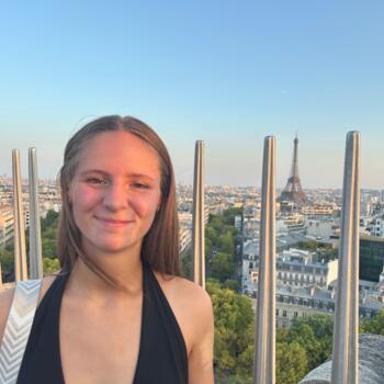 Babysitter in Anglet: Syrine