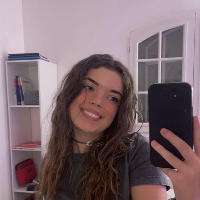 Babysitter in Saleilles: Agathe