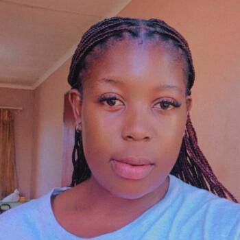 Babysitter in Newlands East: Philile