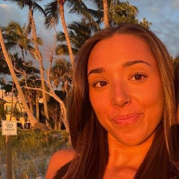 Babysitter in Coral Gables: Maria