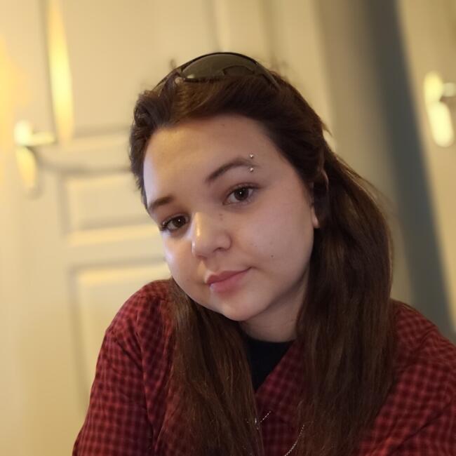 Babysitter in Lyon: Yesmine