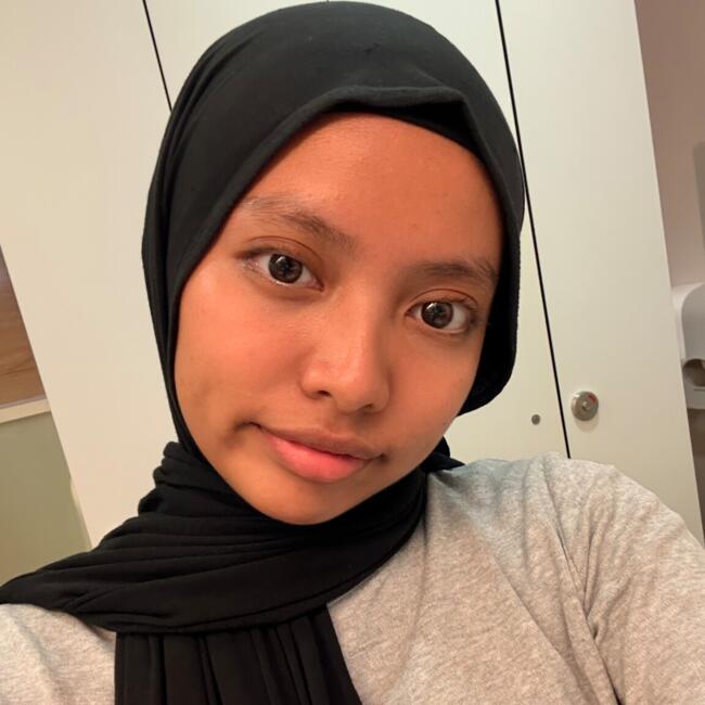 Babysitter in Singapore: Adlyna
