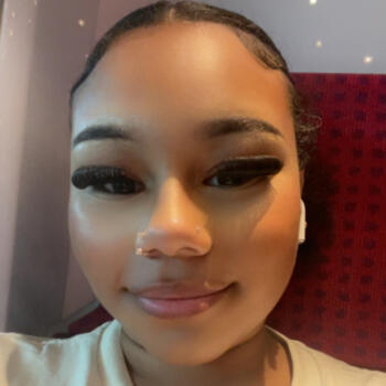 Babysitter in Pomponne: Shanna