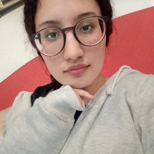 Babysitter in Mönchengladbach: Houda