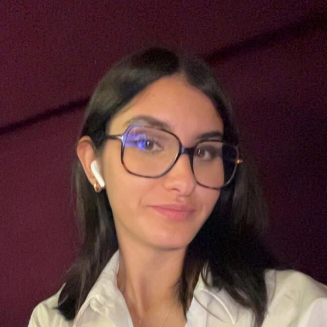 Babysitter in Besançon: Yasmine