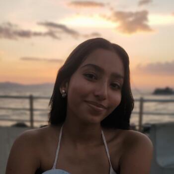 Babysitter Alajuela: Kris