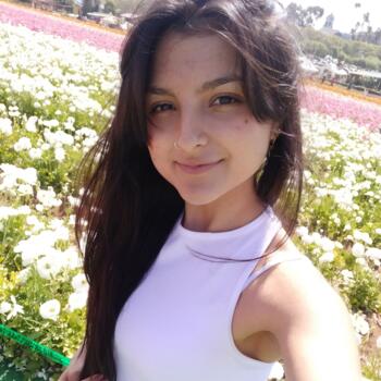 Babysitter in Mira Loma: Viviana