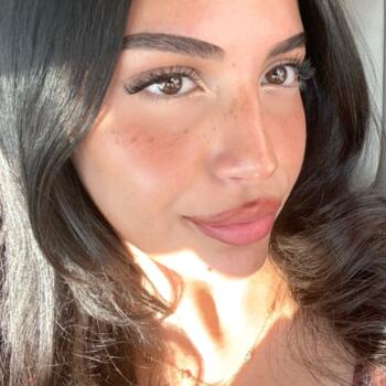 جليسة أطفال في عمّان: Mira