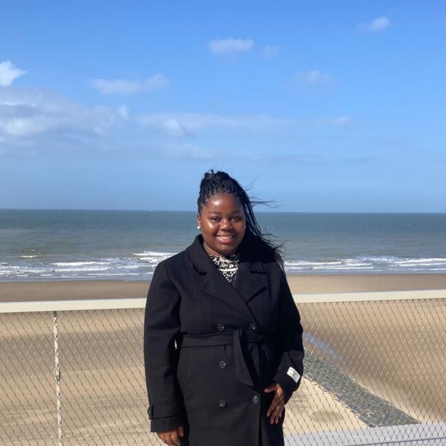 Pengasuh di Ostend: Precilia