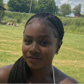 Baby-sitter in Burlington: Raquel