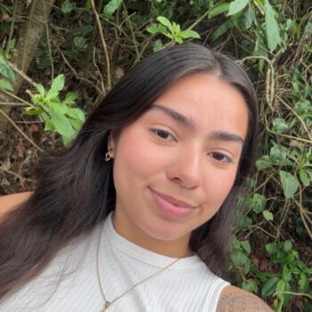 Babysitter in Itajaí: Laryssa