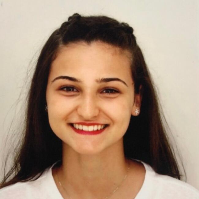 Babysitter in Jovim: Maria